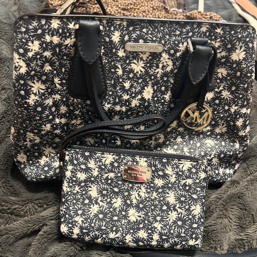 Michael Kors Navy and White Floral Tote Set